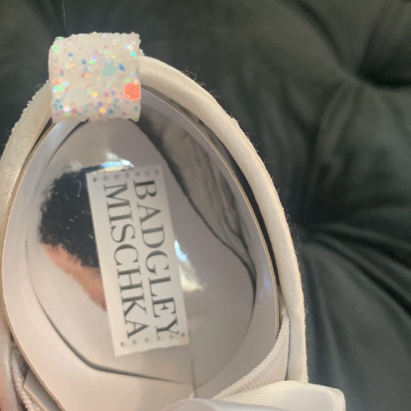 Badgley Mischka - White Glitter Ballet Infant Girls Shoes - Size 3 - New in Box - Picture 13 of 16